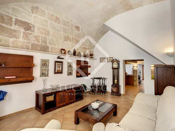 Villa van 244m² te koop met 75m² terras in Ciutadella