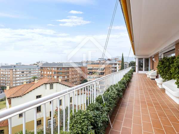 588m² penthouse with 143m² terrace for sale in Tres Torres