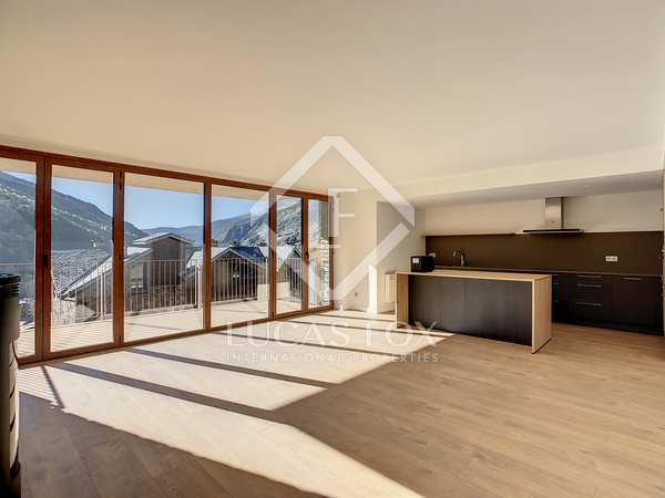 105m² apartment with 37m² terrace for sale in Grandvalira Ski area