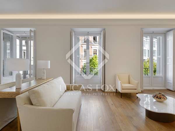 252m² apartment for sale in Cortes / Huertas, Madrid