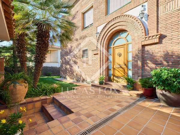 424m² house / villa with 367m² garden for sale in Sant Just