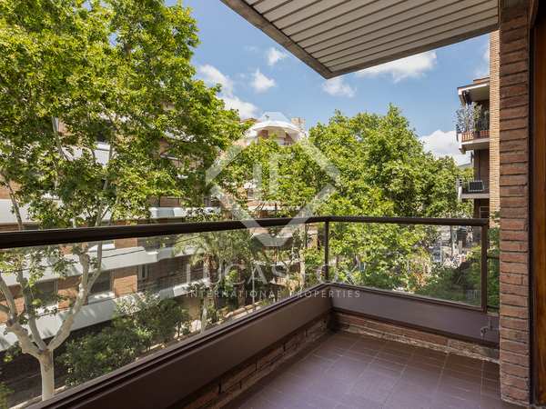 Piso de 160m² en venta en Tres Torres, Barcelona
