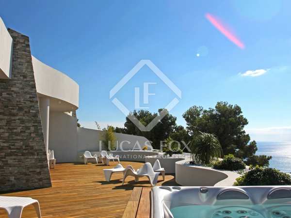 586m² apartment with 105m² terrace for sale in Altea Town