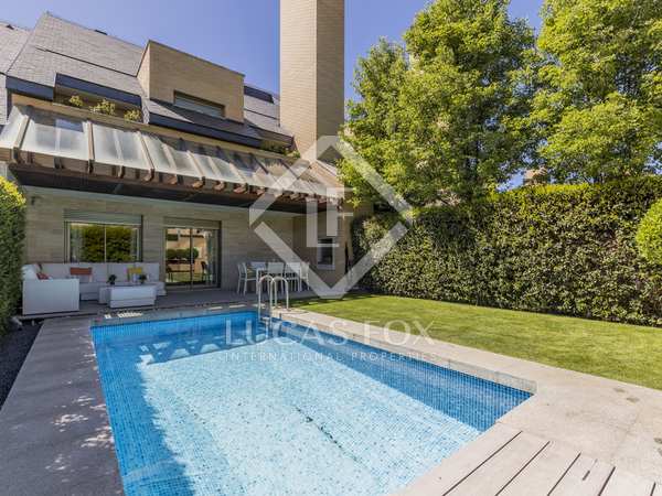 608m² house / villa with 80m² garden for sale in Pozuelo