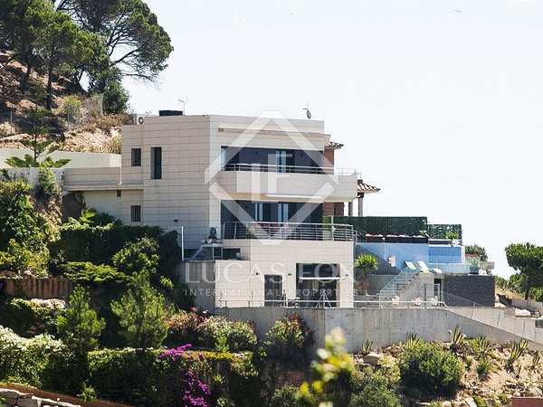 Huis / Villa van 400m² te koop in Lloret de Mar / Tossa de Mar