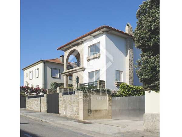 Casa / villa de 330m² en venta en Porto, Portugal