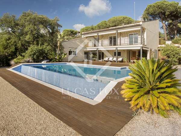 4-bedroom villa with sea views and pool for sale in Cabrera