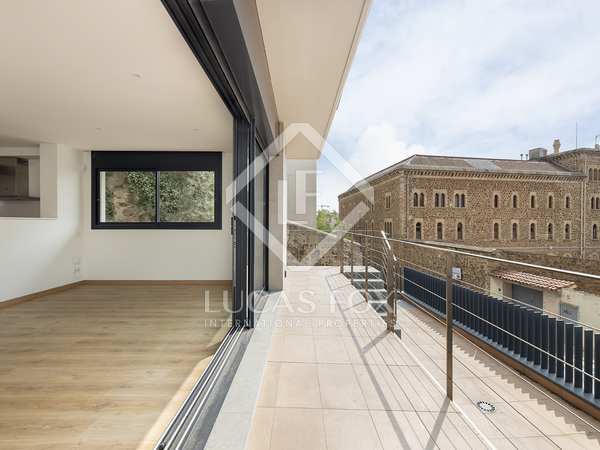 75m² apartment with 70m² terrace for rent in Gràcia