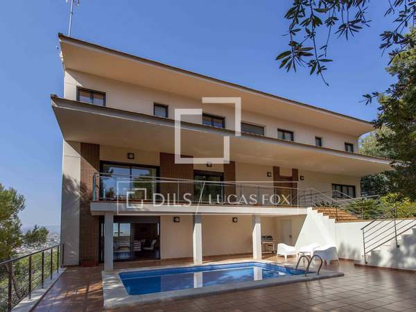 Casa / Vila de 371m² with 50m² terraço à venda em El Bosque / Chiva