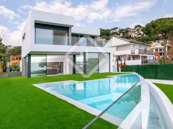 Casa / villa de 323m² en venta en Lloret de Mar / Tossa de Mar
