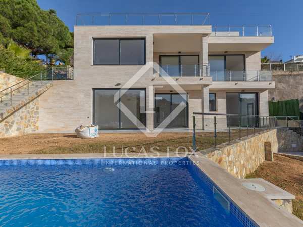 Villa de 280 m² en venta en Lloret de Mar / Tossa de Mar