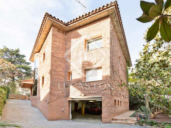 610m² house / villa with 172m² garden for sale in Sant Cugat