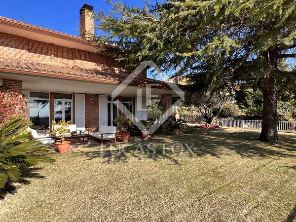 Huis / villa van 503m² te koop met 850m² Tuin in Sant Vicenç de Montalt