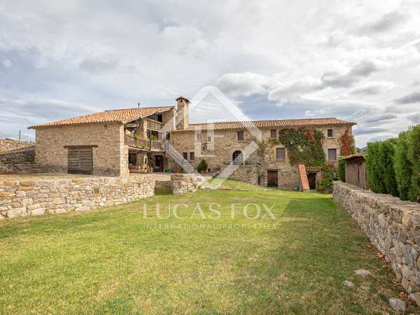 1,540m² country house for sale in La Garrotxa, Girona