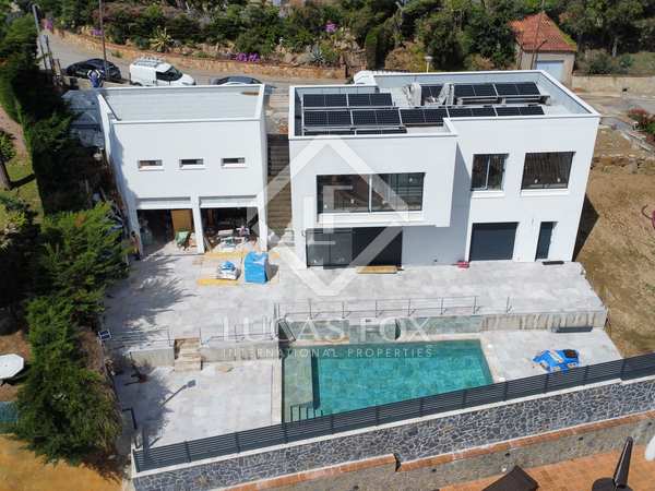 304m² house / villa with 250m² terrace for sale in Platja d'Aro
