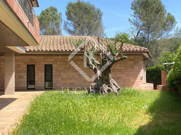 Piso de 340m² con 318m² de jardín en venta en Sant Cugat