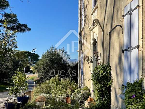 900m² country house with 53,000m² garden for sale in Montpellier