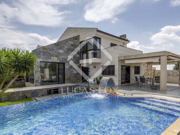 Casa / vil·la de 365m² en venda a El Saler / Perellonet