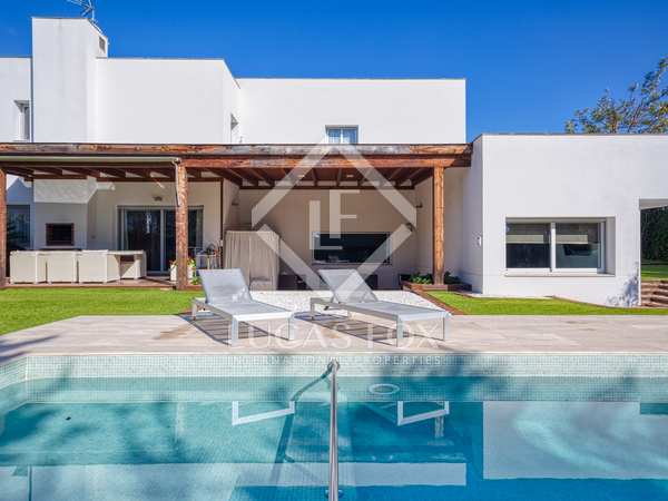 Villa van 295m² te koop met 1,062m² Tuin in Sant Andreu de Llavaneres