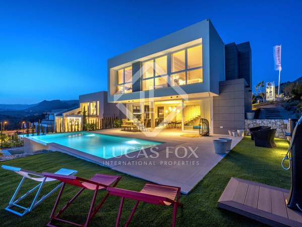 Casa / villa de 195m² con 57m² terraza en venta en Finestrat