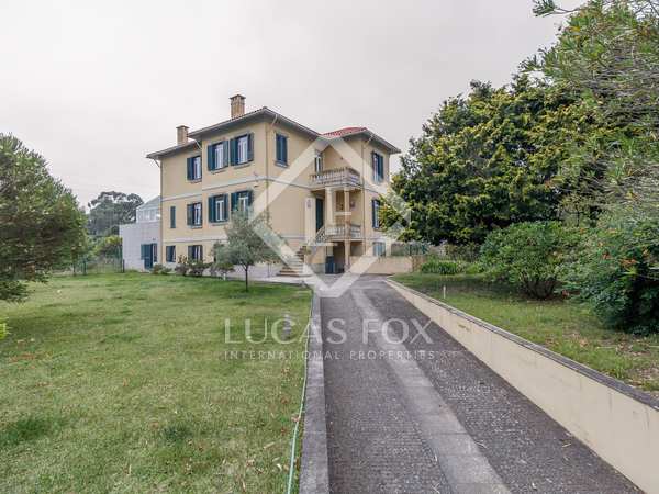 736m² house / villa for sale in Porto, Portugal