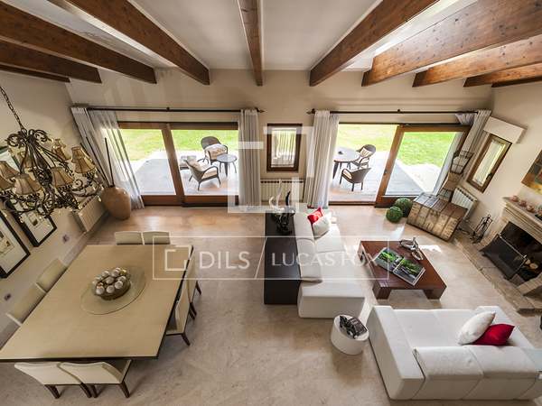 Casa / Vila de 640m² with 1,700m² Jardim à venda em La Moraleja