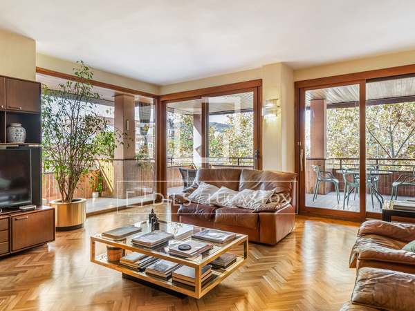 209 m² penthouse with terraces for sale in Tres Torres