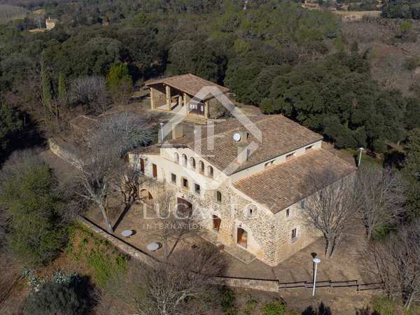 972m² country house for sale in El Gironés, Girona