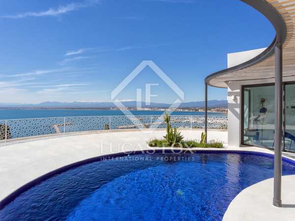 372m² house / villa for sale in Roses, Costa Brava
