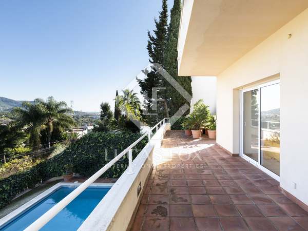 Huis / Villa van 290m² te koop in Vallpineda, Barcelona