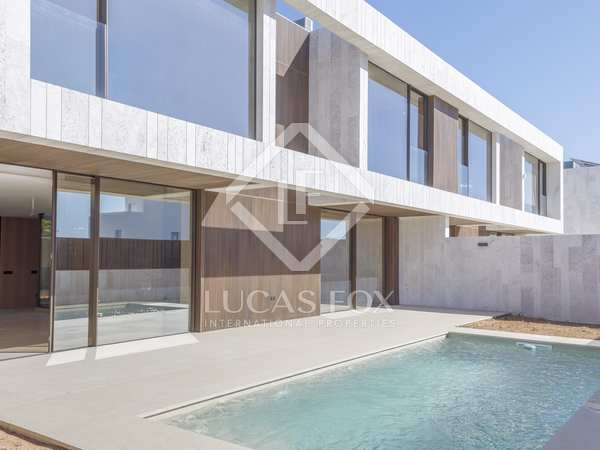 342m² house / villa with 44m² terrace for sale in Godella / Rocafort