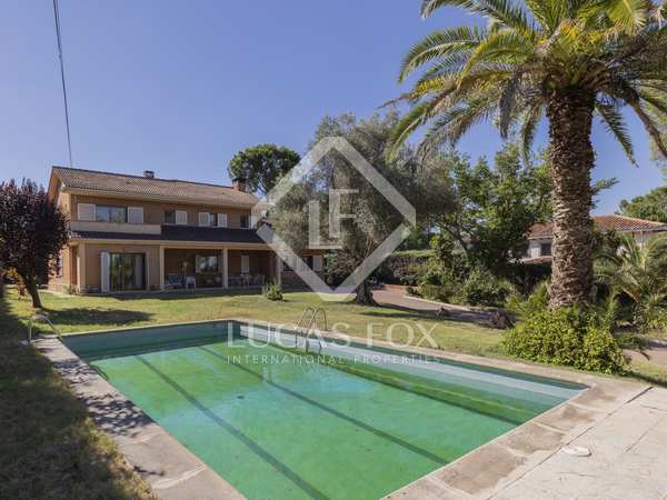 400m² house / villa with 1,570m² garden for sale in Boadilla Monte