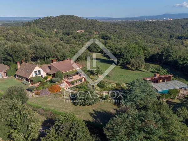 450m² country house with 10,000m² garden for sale in La Selva