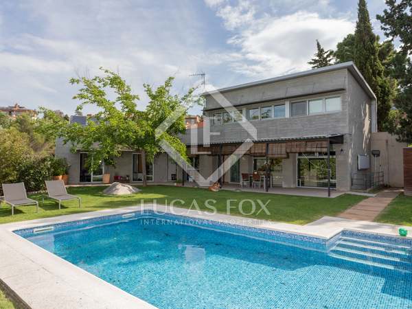375m² house / villa for sale in Girona Center, Girona
