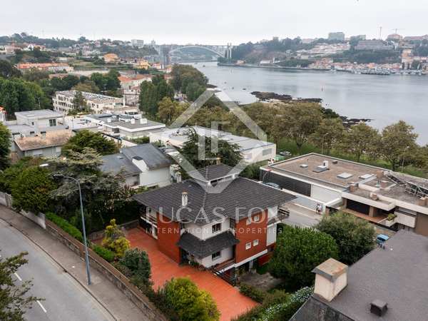 Huis / villa van 582m² te koop in Porto, Portugal