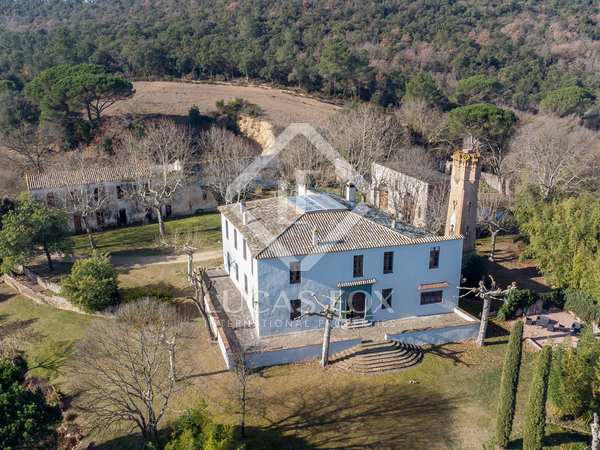 Casa rural de 1,910m² con 20,000m² de jardín en venta en La Selva