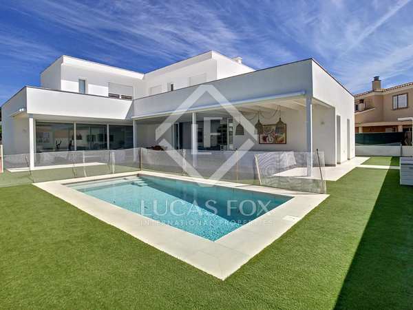 375m² house / villa for sale in Maó, Menorca