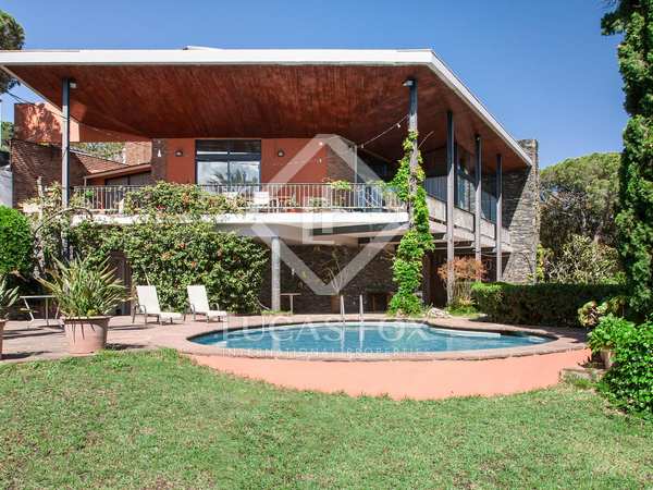 5-bedroom villa on large plot for sale in Cabrera de Mar