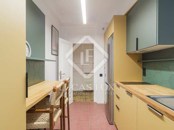 100m² apartment with 6m² terrace for rent in El Raval