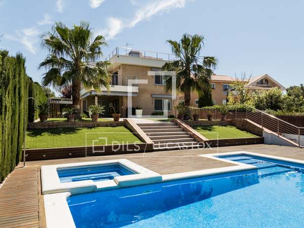Casa / Vila de 500m² with 400m² Jardim à venda em Puzol