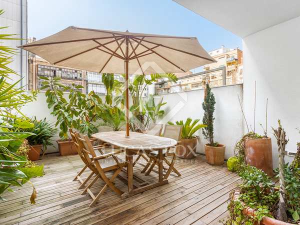 139m² apartment with 25m² terrace for sale in Eixample Right