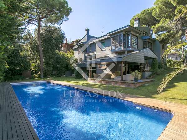 Дом / вилла 736m² на продажу в Golf-Can Trabal, Барселона