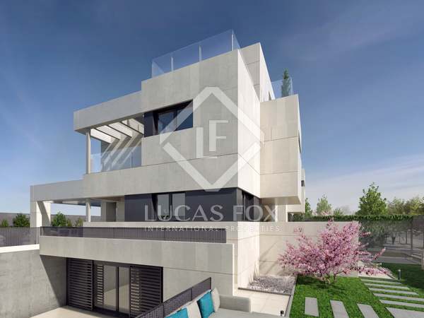Huis / Villa van 410m² te koop met 278m² Tuin in Aravaca
