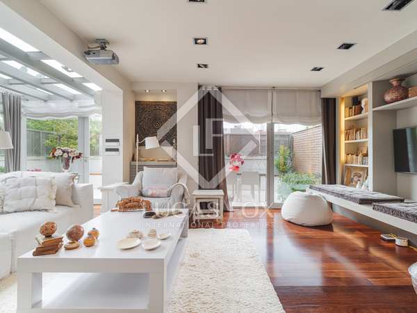 268m² penthouse with 65m² terrace for sale in Les Corts
