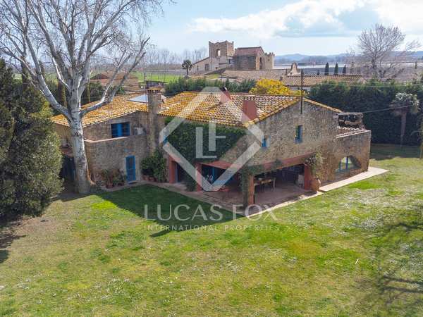 Casa di campagna di 639m² in vendita a Baix Emporda, Girona