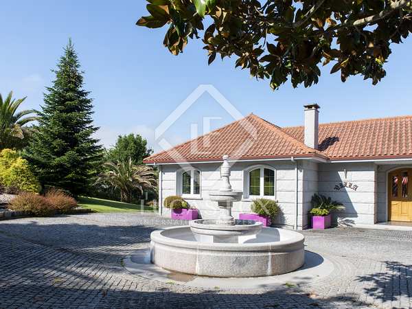 Villa de 883 m² en venta en Ourense, Galicia