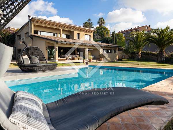 huis / villa van 700m² te koop in Tiana, Barcelona