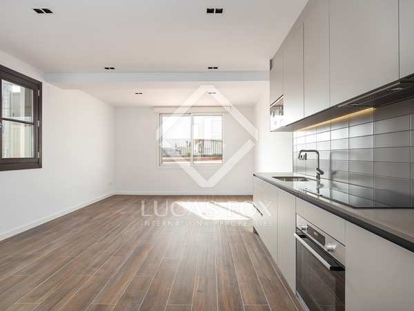 48m² penthouse with 25m² terrace for rent in El Born