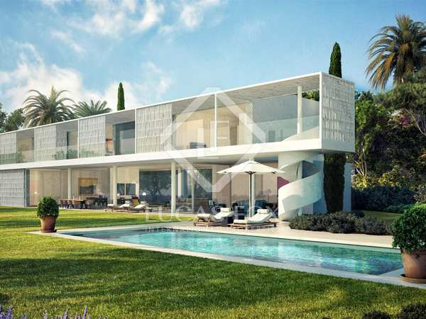 753 m² villa with a pool for sale in Estepona