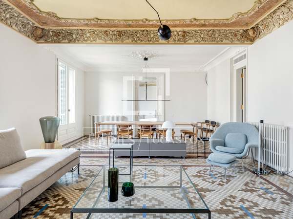 260m² Apartment with 10m² terrace for rent in Eixample Right